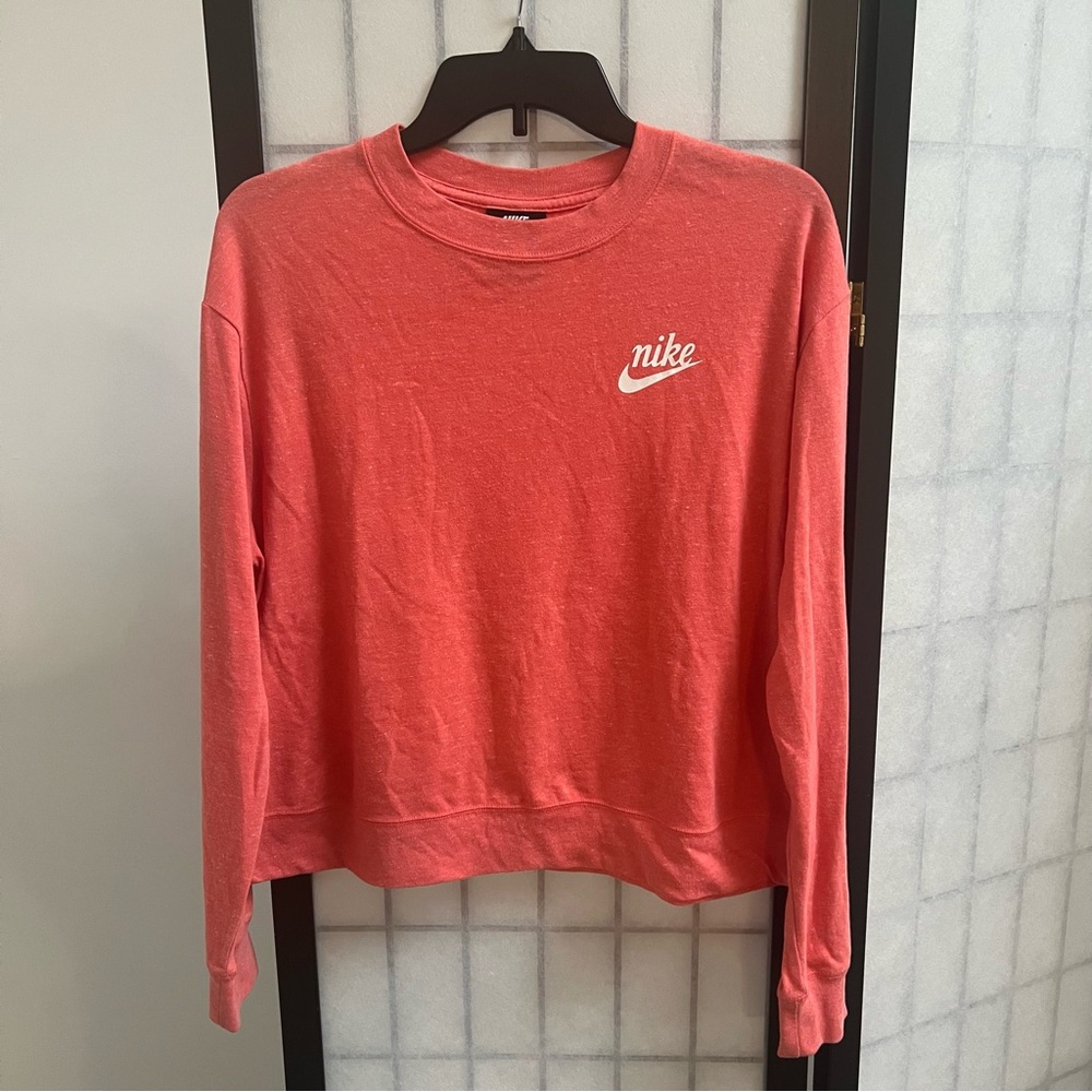 Nike Women’s Sportswear Gym Cropped Crew Top Coral Orange Medium